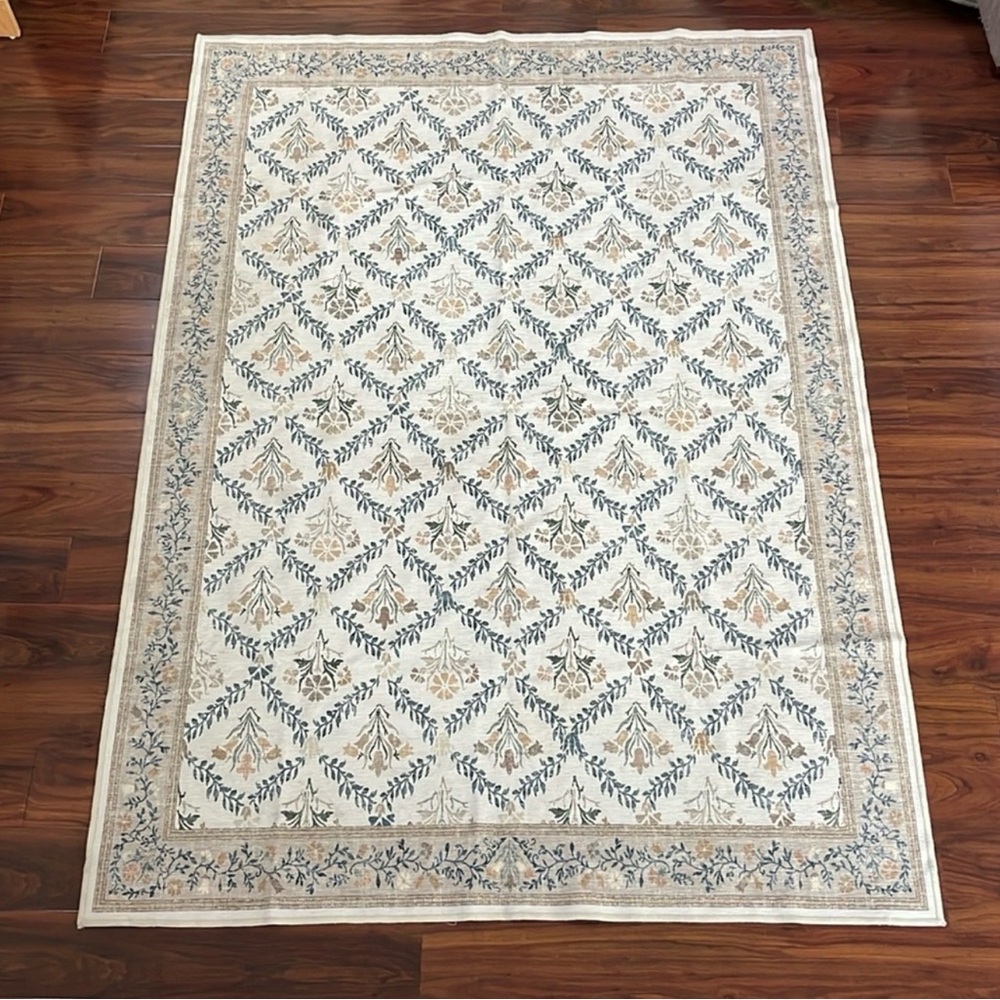 5x7 Ruggable Area Rug - Picture 2 of 6